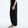 Damskie spodnie dresowe Essential Relaxed Straight