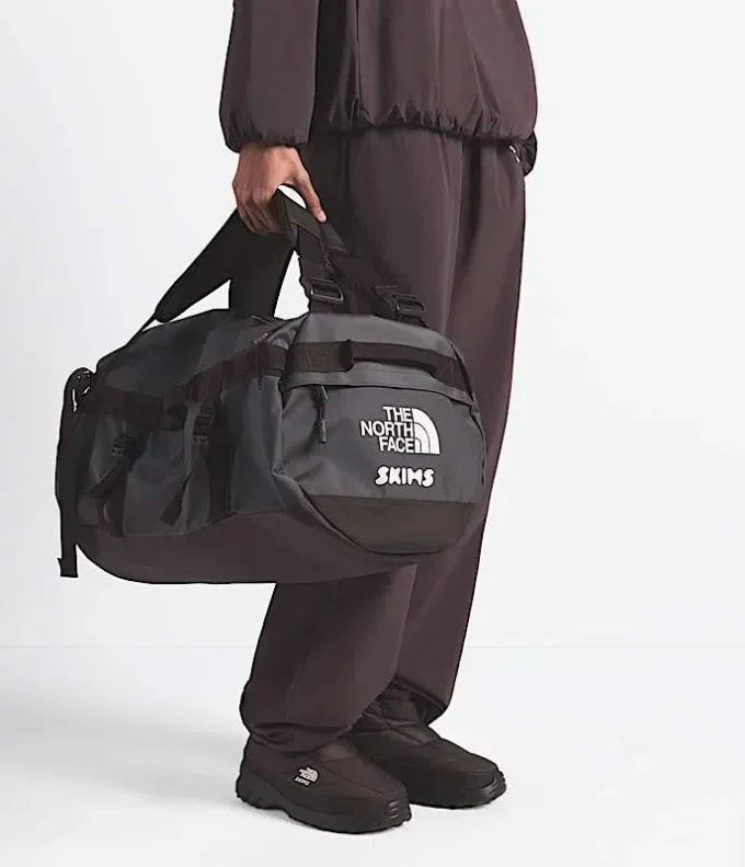 Torba podróżna The North Face X SKIMS Base Camp – mała